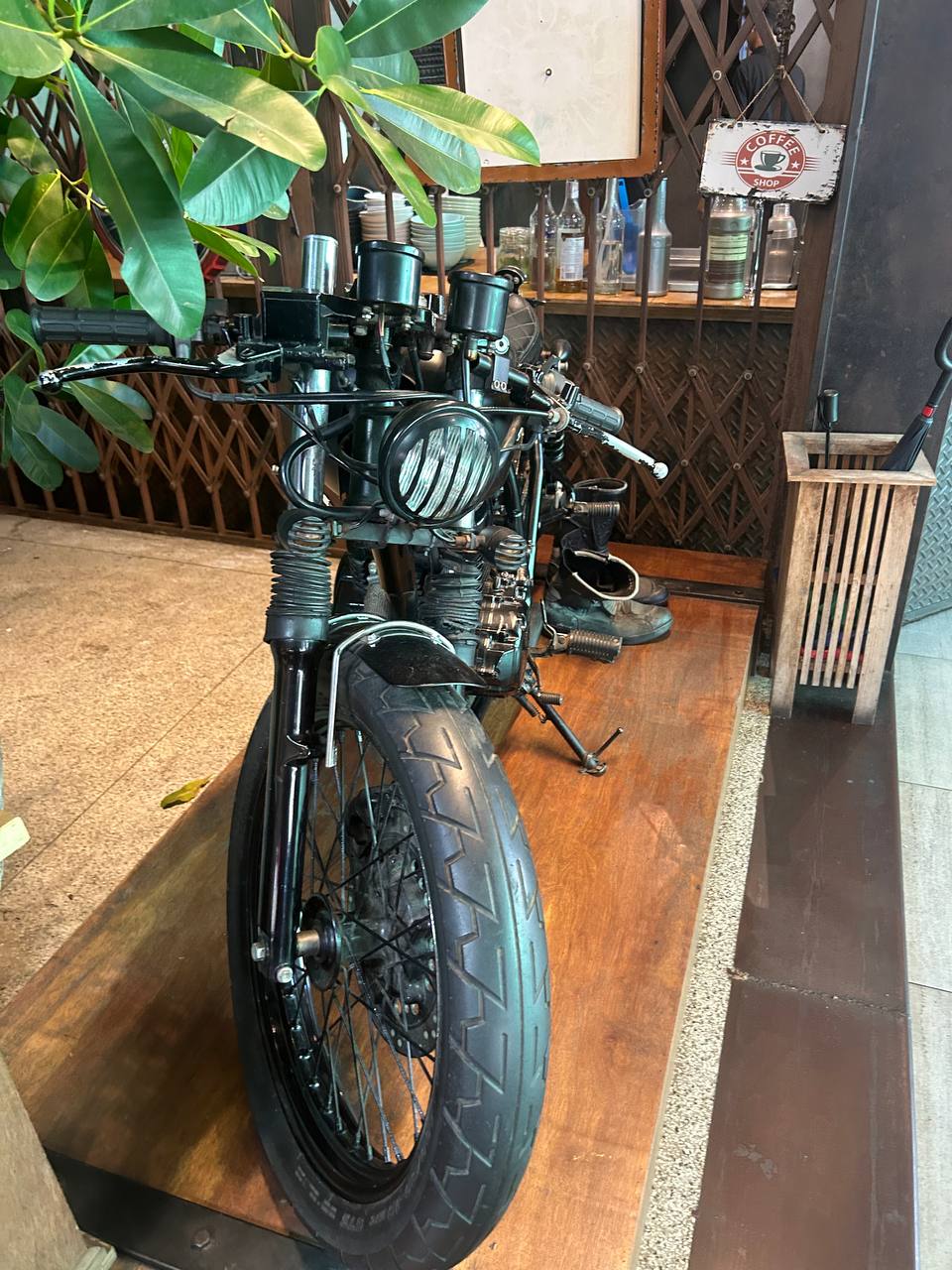 Moto Cafe