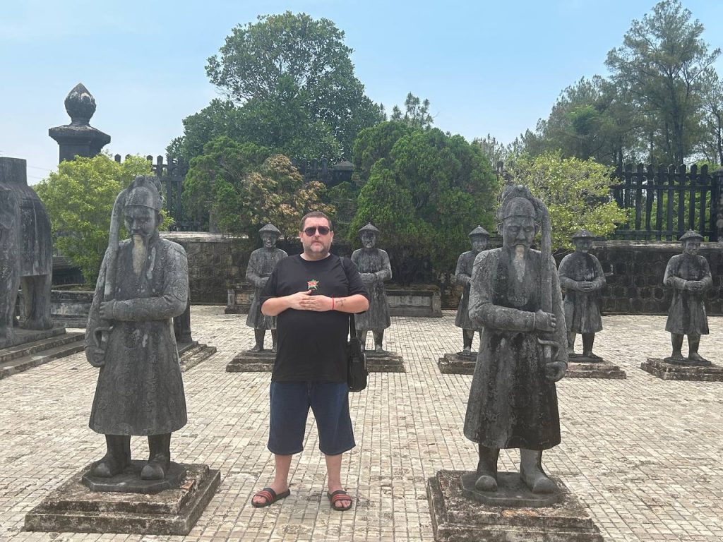 get paid to travel