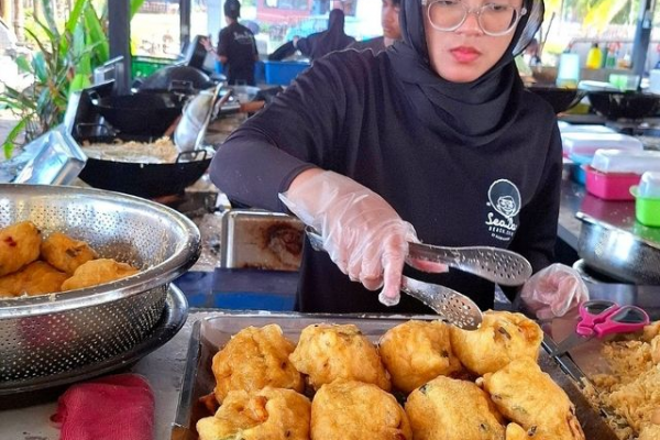 Street Food in Ambon
