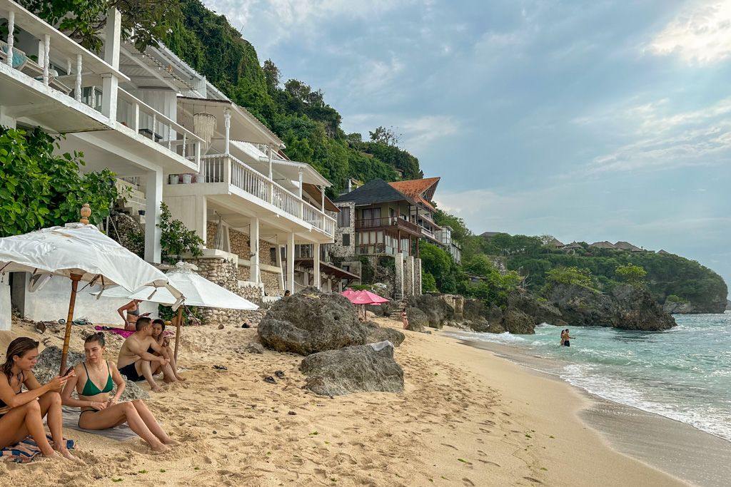 Uluwatu Guide