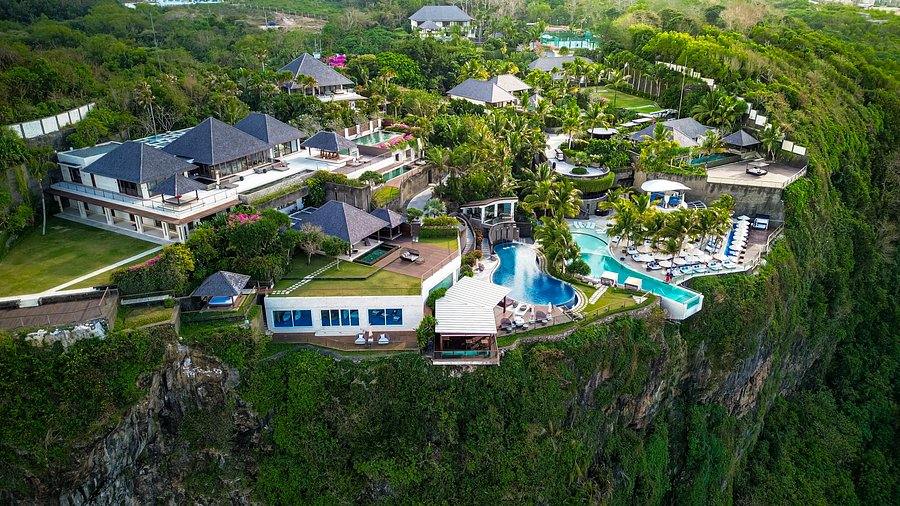 Uluwatu Guide